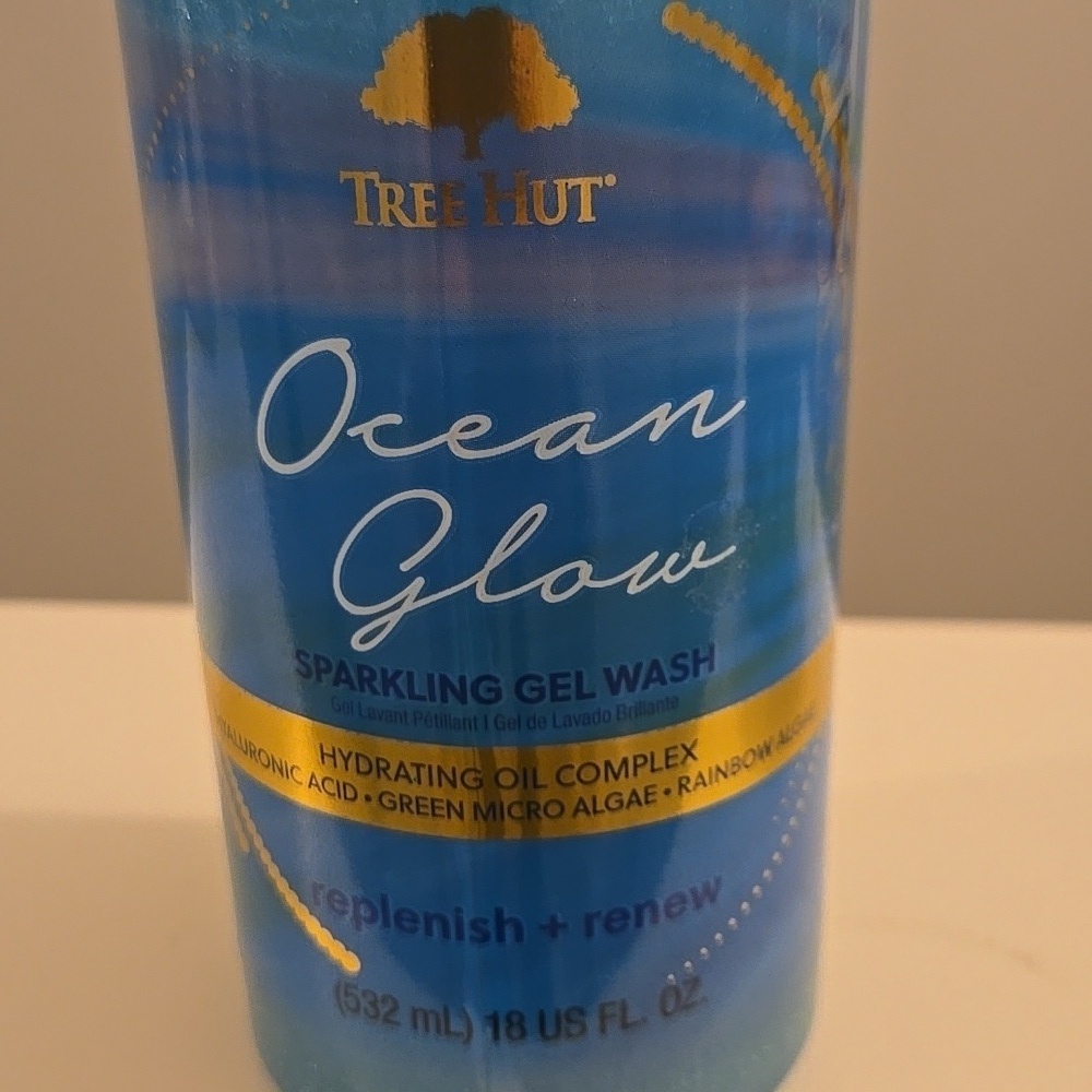 Tree Hut Ocean Glow Sparkling Gel Wash and Body Butter Bundle - Picture 3 of 6